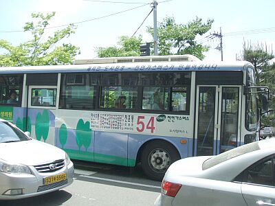 54番バス　凡一洞にて2009/05撮影